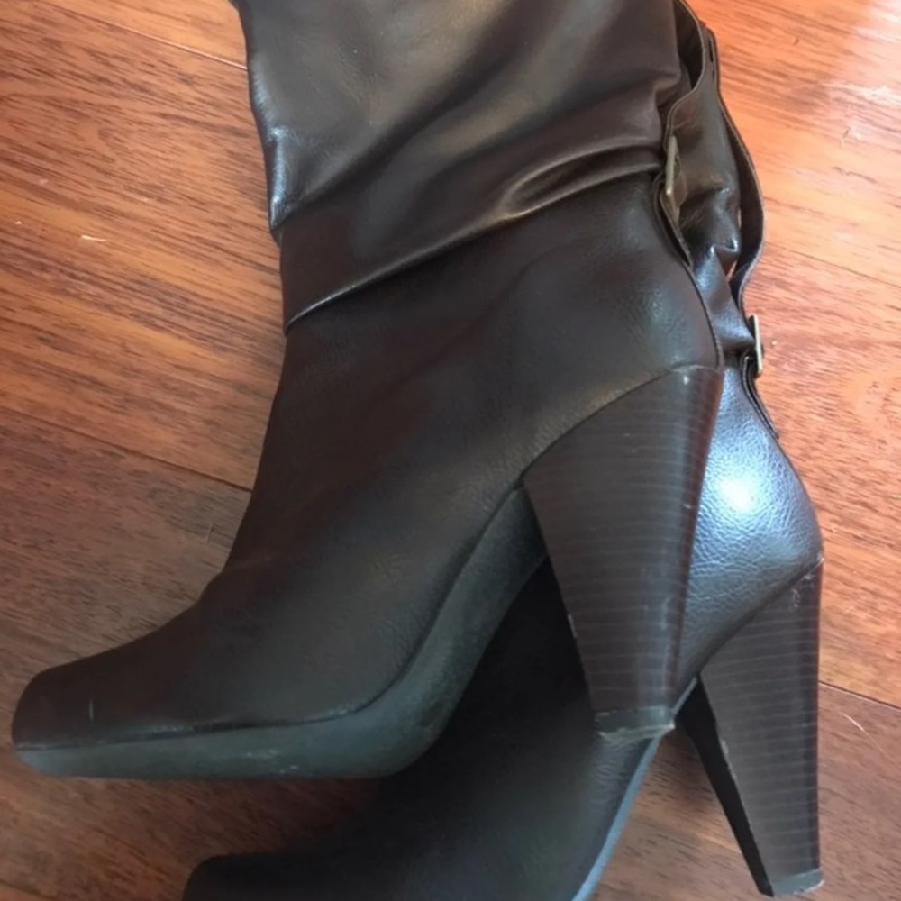Boots - Picture 5 of 5